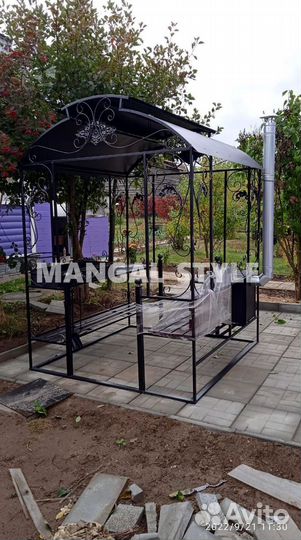 Мангал с крышей