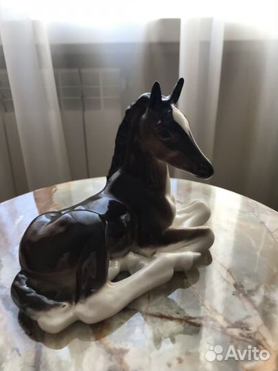 Статуэтка фарфоровая лфз Жеребёнок