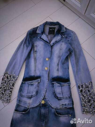 Джинсовая юбка и пиджак