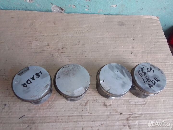 Комплект поршней 1.8 ADR Volkswagen Passat B5