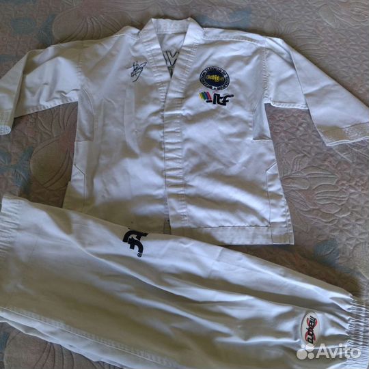 Форма для тхэквондо 116-122 шлем перчатки