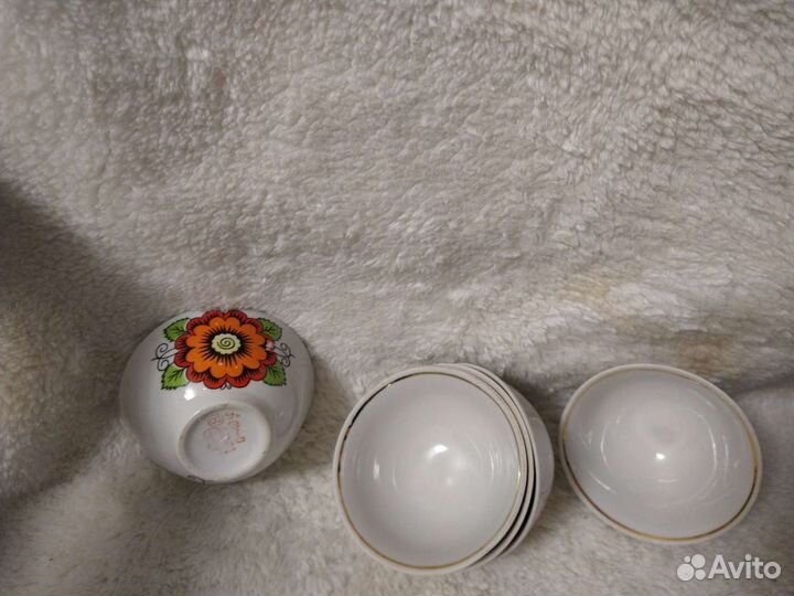 Рюмки, чашки, блюдца, пиалы