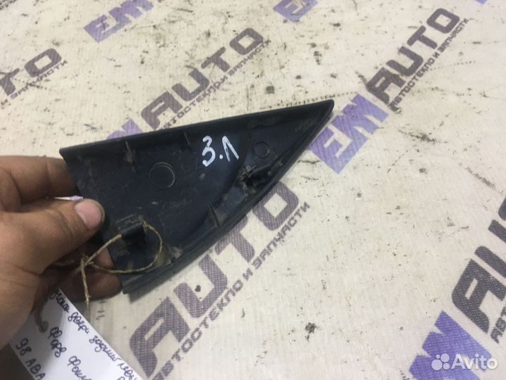 Уголок двери задней левой внутренний Форд Фокус 1