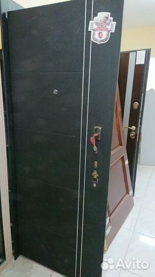 Входные двери выставочный
