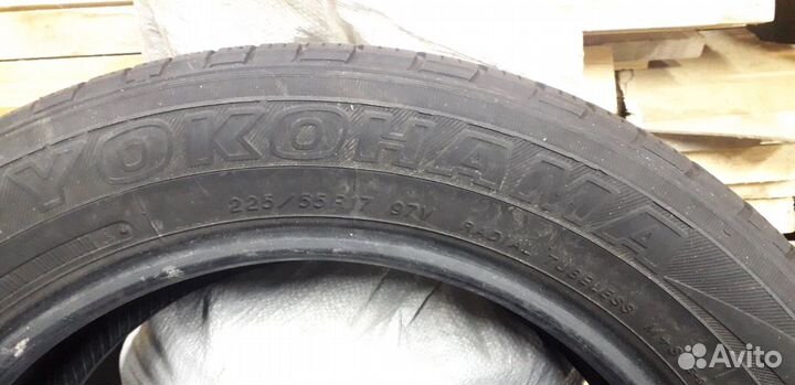 Yokohama Radial 376 225/55 R17 97V