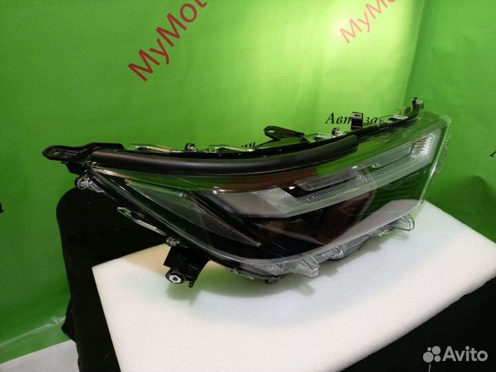 Фары Toyota Rav 4 axaa52 Premium XLE