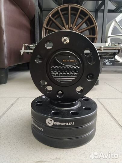 Проставка 20SPH4 5*114-67.1 black (star) сквозная