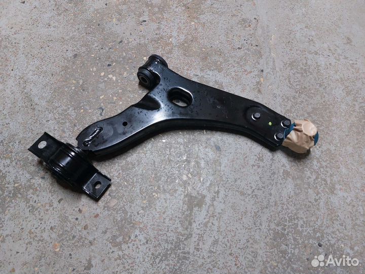 Новый передний правый рычаг Ford Focus 98-04