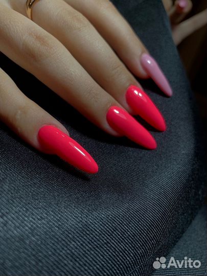 Модель на маникюр