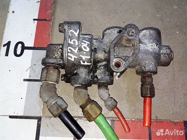 Кран управления тормозами фредлайнер. Кран тормозной распределительный freightliner. Главный тормозной кран фредлайнер коламбия. Главный тормозной кран фредлайнер коламбия. Кран тормозной фредлайнер.