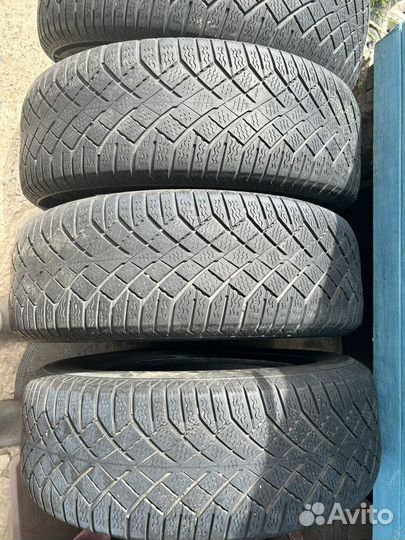 Continental ContiVikingContact 7 215/65 R17