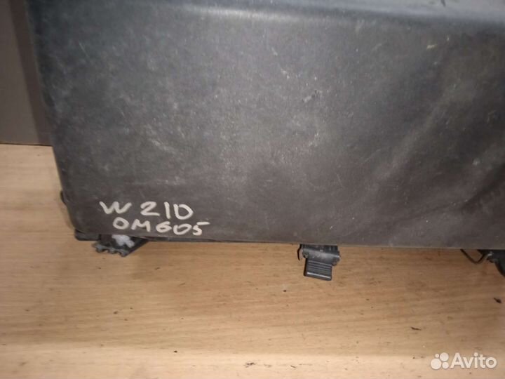 Корпус воздушного фильтра Mercedes w210 e klass