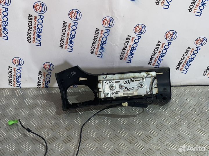 Подушка безопасности пассажирская (в торпедо) Peug