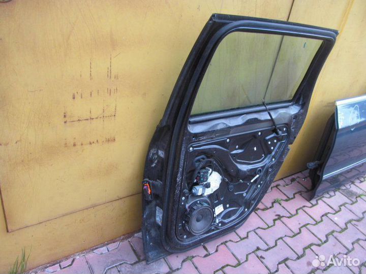 Дверь задняя правая Volkswagen Passat B7 2011