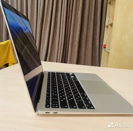 Apple MacBook Air (M1, 2020) 8 гб, 256 гб SSD