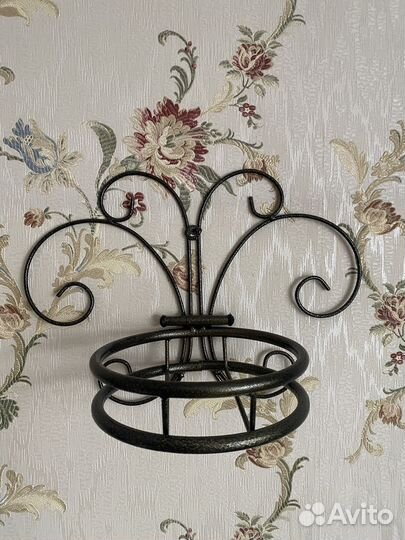 Подставка для цветов настенная металлическая