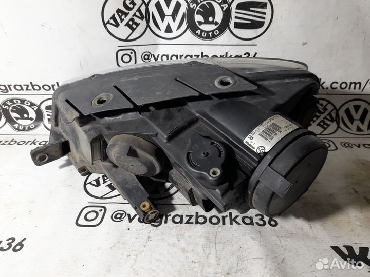 Фара правая VW / Volkswagen Passat B6