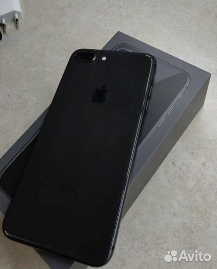 iPhone 8 Plus, 64 ГБ