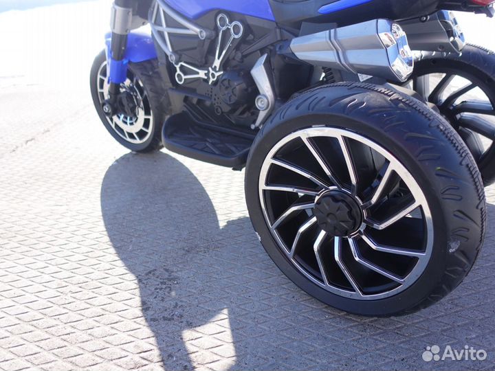 Детская электрический трицикл Ducati (новый)