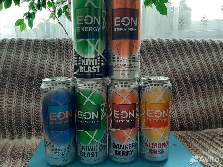 Пустые банки из под энергетиков и не только