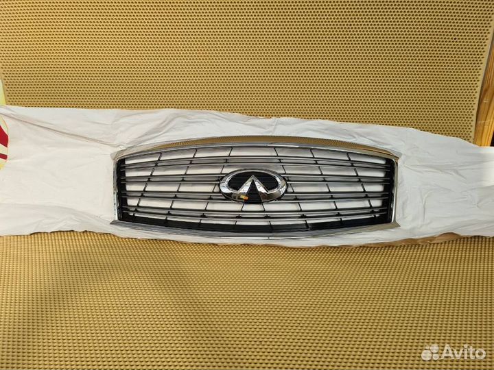 Решетка радиатора передняя Infiniti M25 M37 M56