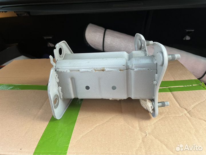 Кронштейн Renault 852115420R