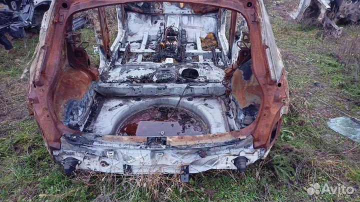 Ниссан Кашкай J10 задняя панель задка