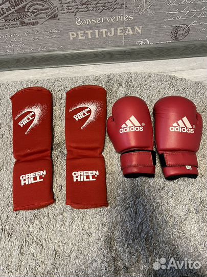 Боксерские перчатки