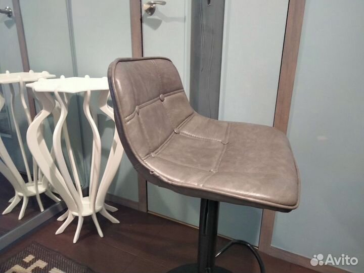 Стул барный Frosted Grey серый кожзам газлифт