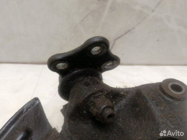 Кулак поворотный передний правый Renault Megane