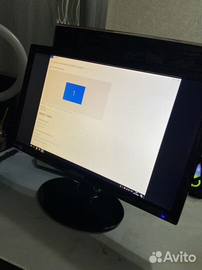 Монитор samsung