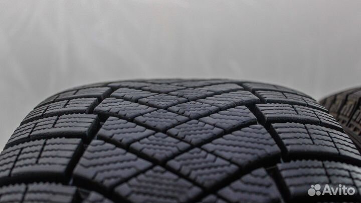 Pirelli Ice Zero FR 205/60 R16 96T