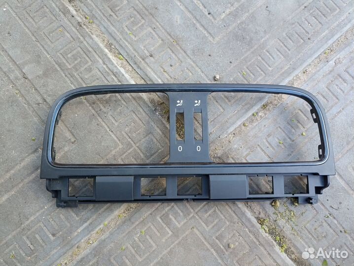 Рамка дефлекторов центральная Volkswagen Polo