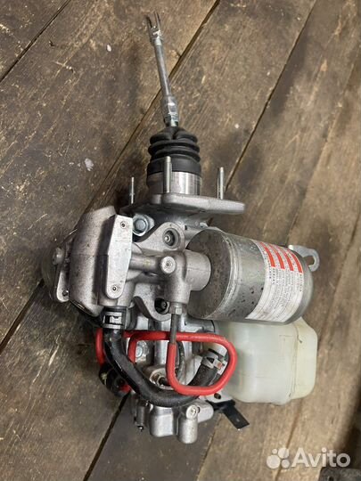 Главный тормозной цилиндр Toyota LC Prado 150 2,8