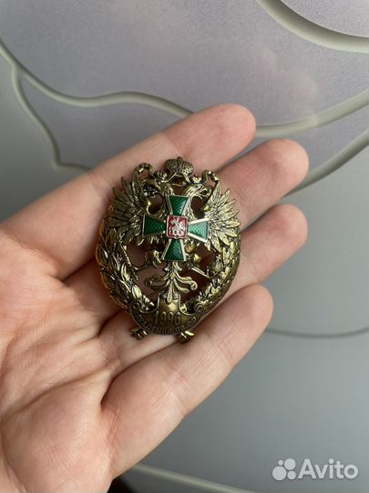 Знак нагрудный академия пв РФ 1996