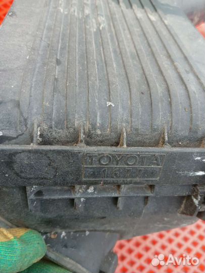 Корпус воздушного фильтра Toyota Carina E