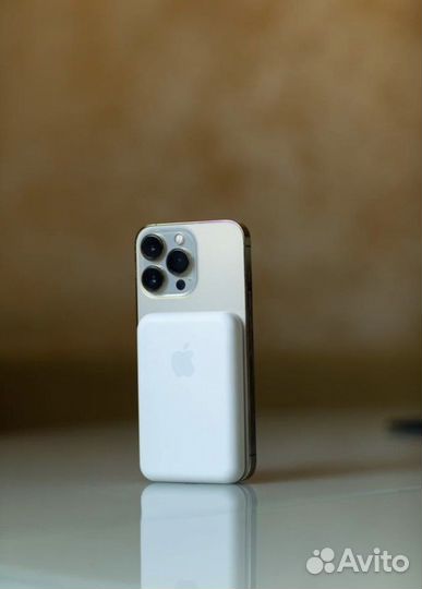 Паурбанк iPhone MagSafe Power Bank магнитный