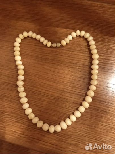 Бусы. Королевский. янтарь