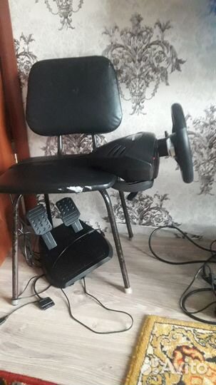 Игровой руль с педалями