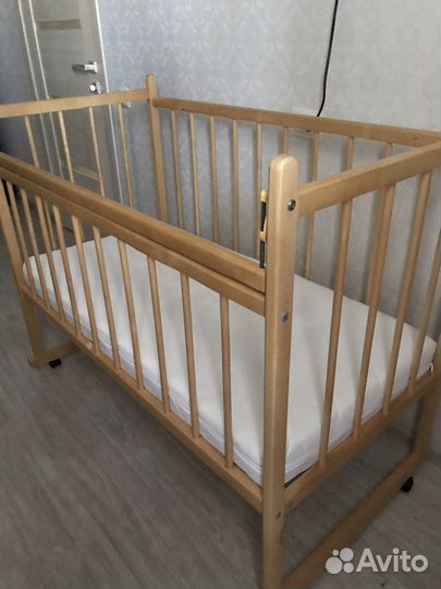 Детская кроватка