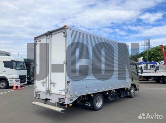 Промтоварный фургон Isuzu Elf, 2017