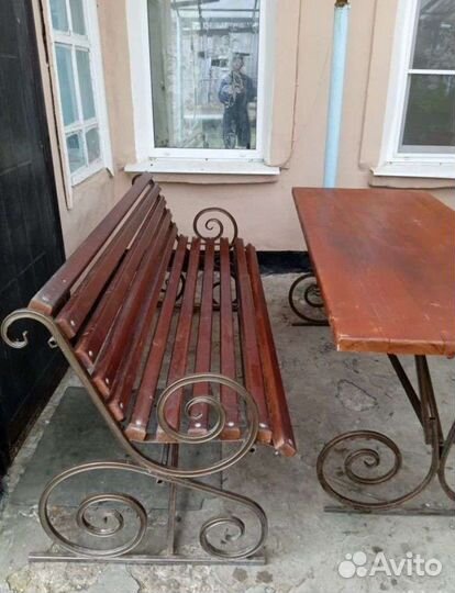 Садовый стол и скамейки