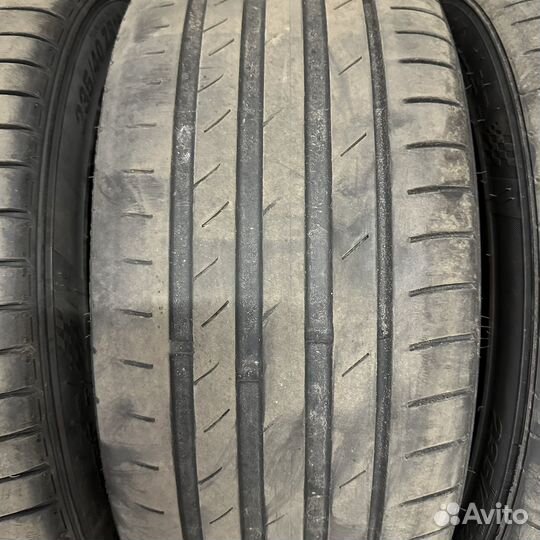 Kumho Ecsta PS71 235/40 R18