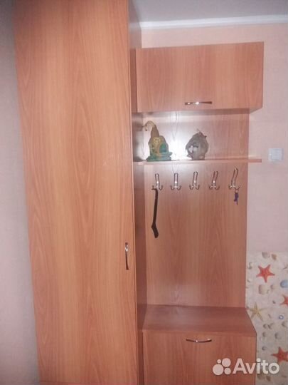 Продам прихожу стенку