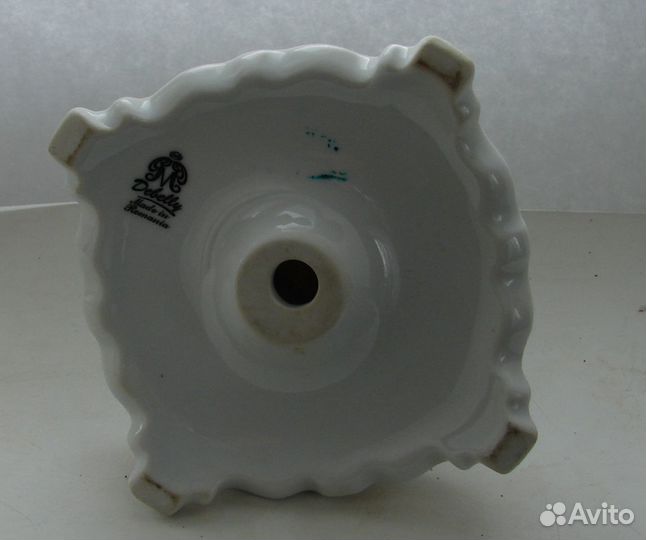 Фарфоровый подсвечник