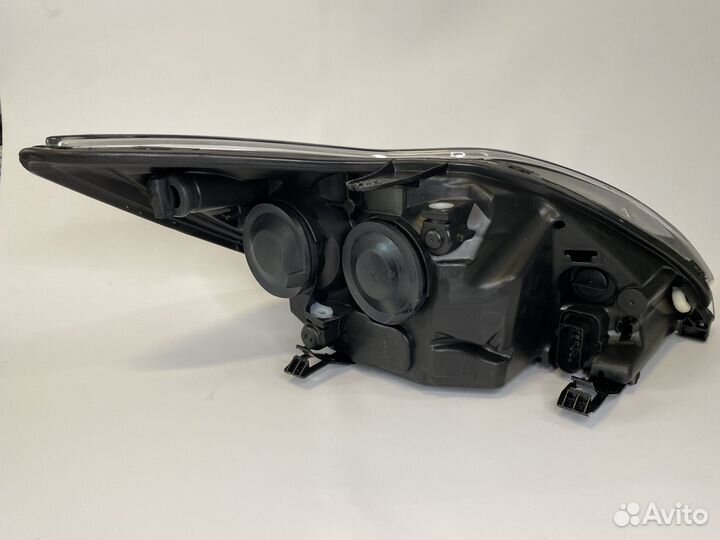 Фара левая Ford Focus 2 08-11 черная