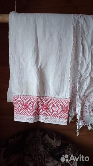 Домотканное льняное полотенце с вышивкой