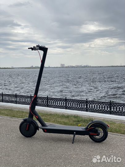 Электросамокат М365 V2