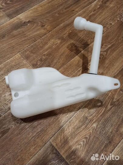 Омывательный бачок На Рено Меган 3 Купе