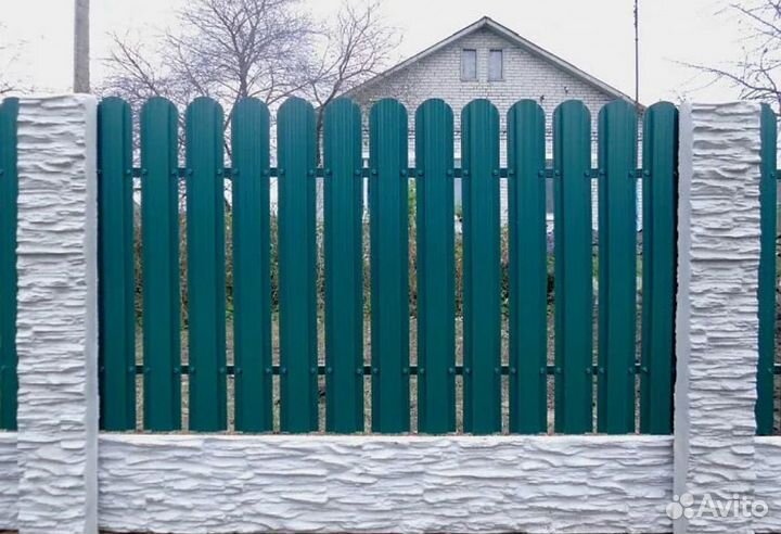 Заборы из евроштакетника